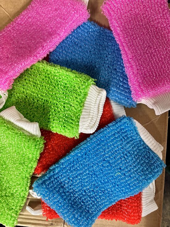 Krāsains masāžas cimdiņš