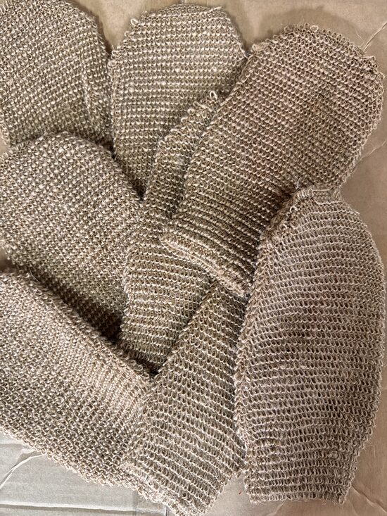 Dabīgs masāžas cimdiņš no nātrēm