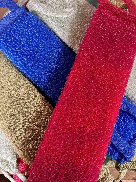 Krāsaina ķermeņa švamme ar pildījumu