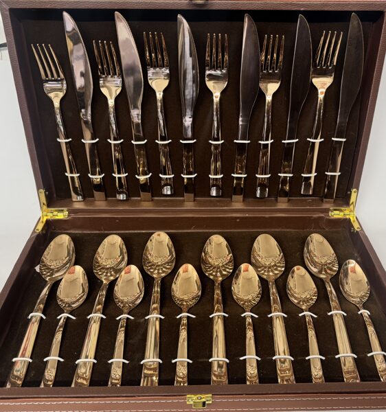 Galda piederumu komplekts Elegante Rose Gold